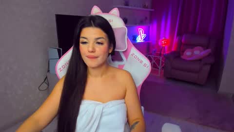 snowingwinter online show from November 25, 2025, 11:05 pm