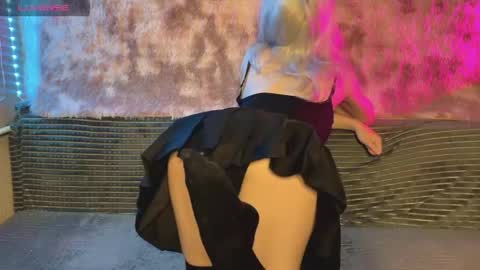 snowy_alice online show from April 14, 2026, 5:52 pm