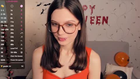 Snapshot of so__sweet chatting on October 28, 2025, 9:02 am Alice - Birthday Girl online show from October 28, 2025, 9:02 am