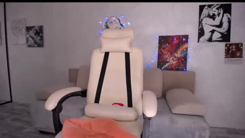 Monna online show from December 4, 2024, 6:28 pm