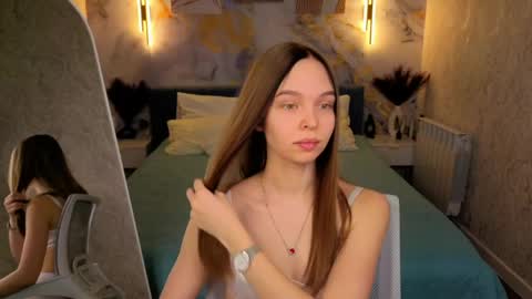 Sofa online show from April 2, 2026, 1:14 am