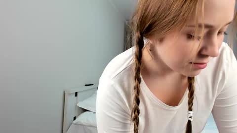 Sophy online show from December 22, 2024, 9:53 pm