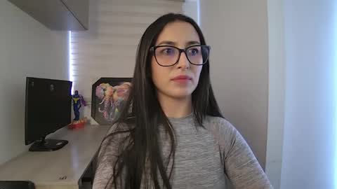 soffi_rousel_ online show from April 20, 2026, 5:26 pm