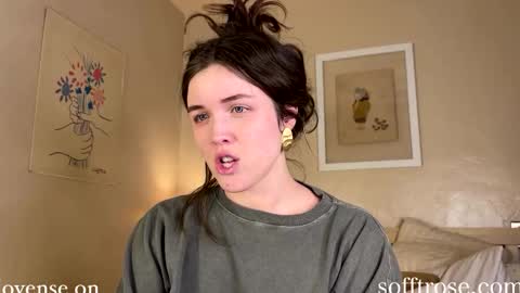 Julia    online show from January 22, 2025, 2:04 am