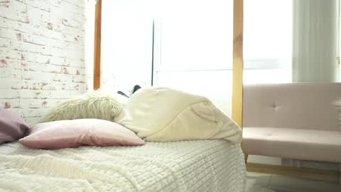 sofhia cruz online show from April 6, 2026, 8:43 pm