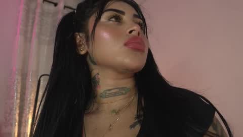 sofhia cruz online show from April 19, 2026, 8:33 pm