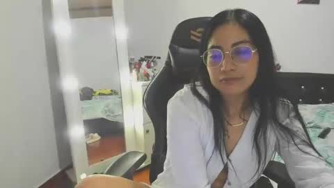 Evainked online show from December 22, 2024, 2:39 am