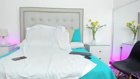 sofhyalove online show from March 29, 2026, 12:27 pm