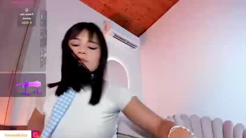 Sofi Blossom  online show from September 30, 2025, 8:03 pm