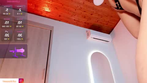 Sofi Blossom  online show from October 9, 2025, 8:18 pm