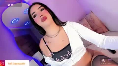 Snapshot of sofi_hdzz chatting on June 16, 2026, 5:32 am sofi_hdzz online show from June 16, 2026, 5:32 am