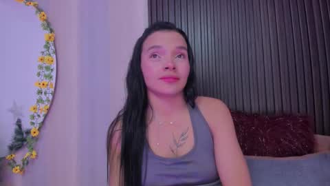 Snapshot of sofi_lassa_ chatting on November 25, 2025, 5:13 pm SOFIA online show from November 25, 2025, 5:13 pm