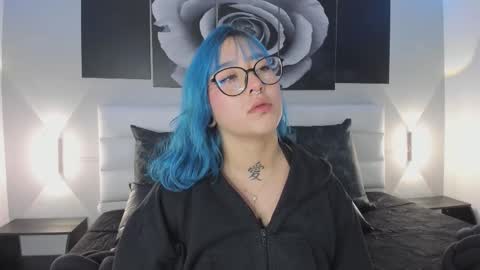 sofi_sp online show from December 3, 2025, 11:41 am