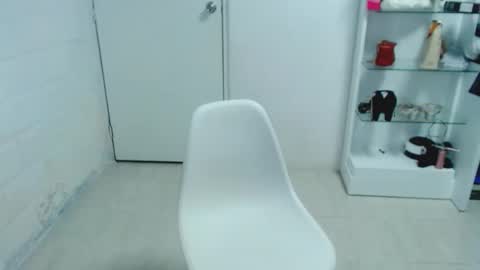 sofia vene  online show from September 19, 2025, 12:06 pm