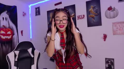 sofia_arango1107 online show from October 29, 2025, 6:42 pm