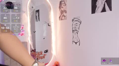 sofia_cleyy online show from October 17, 2025, 1:46 pm