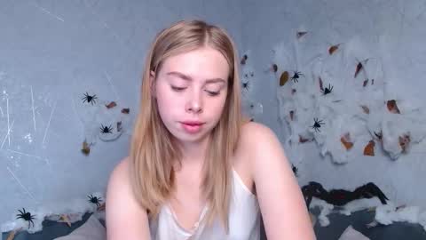 Snapshot of sofia_here chatting on October 13, 2025, 12:32 am Sofia here online show from October 13, 2025, 12:32 am