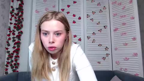 Snapshot of sofia_here chatting on November 14, 2025, 12:20 am Sofia here online show from November 14, 2025, 12:20 am