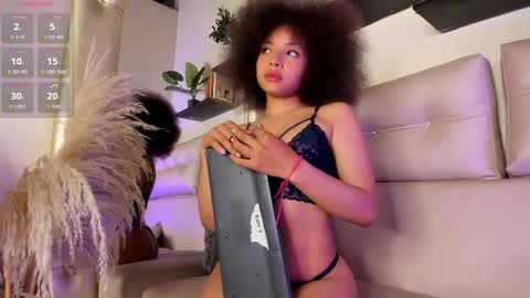 S O F I A  online show from November 29, 2025, 8:12 pm