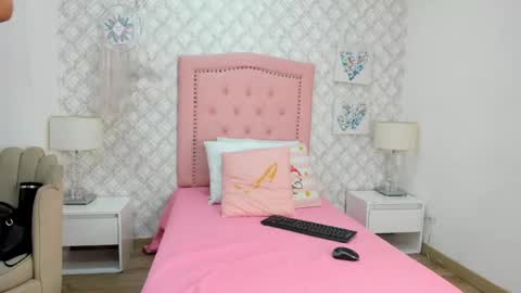 Snapshot of sofia_martinez9 chatting on May 15, 2026, 7:21 pm sofia_martinez9 online show from May 15, 2026, 7:21 pm