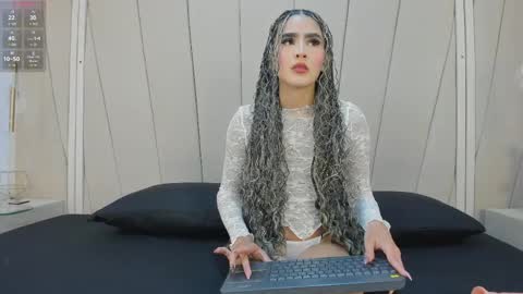 Sofia Mercer online show from May 21, 2026, 4:30 am