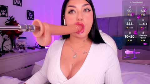 sofia  online show from February 3, 2025, 2:14 am