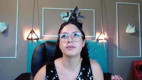 Sofa online show from October 11, 2025, 11:09 am