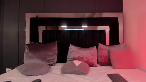 Sofia  online show from September 10, 2025, 6:02 am