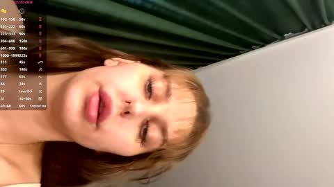 Hi My name is Sofia Welcome to my room Please thumbs up - its important online show from April 5, 2026, 4:09 am