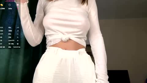 Snapshot of sofiabruno chatting on May 22, 2026, 4:19 am Hi My name is Sofia Welcome to my room Please thumbs up - its important online show from May 22, 2026, 4:19 am