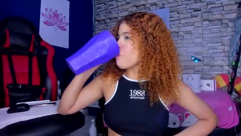 sofiacastillo01 online show from January 28, 2025, 1:05 pm