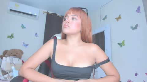 sofiacastillo01 online show from October 23, 2025, 9:24 pm