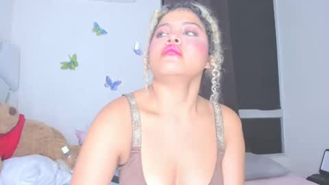sofiacastillo01 online show from April 21, 2026, 1:42 am