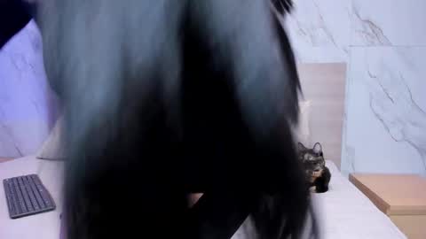 SOFI  online show from November 30, 2025, 7:29 pm