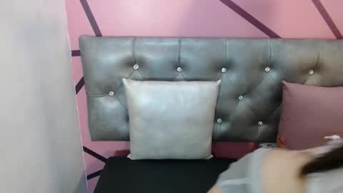 sofiakitty18 online show from January 14, 2026, 6:57 pm