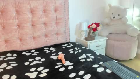Snapshot of sofianixonn chatting on April 17, 2026, 12:30 pm sofianixonn online show from April 17, 2026, 12:30 pm