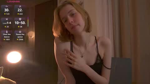 Sofia Help me overcome shynes with 100 thumbs up online show from December 19, 2025, 9:22 pm