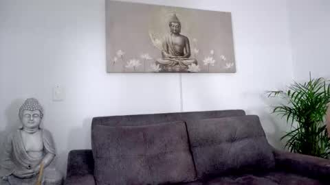 Sofia  online show from November 12, 2025, 12:05 pm