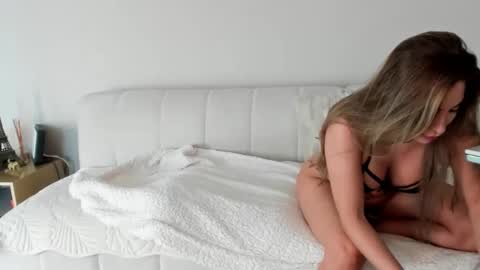 SOFIA   online show from October 6, 2025, 9:34 pm