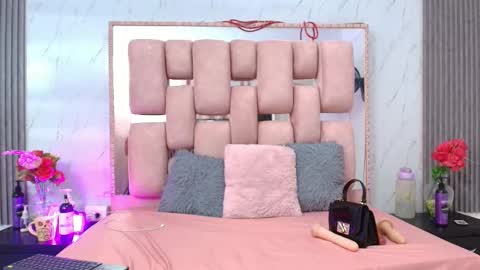 Sofia Sommers online show from December 2, 2025, 11:23 pm