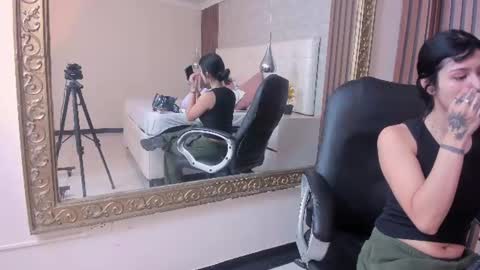 sofiathoompson online show from June 28, 2026, 9:21 pm