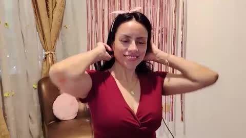 Sofi Bella online show from September 24, 2025, 3:15 pm