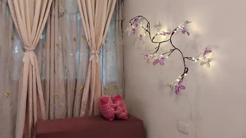Sofi Bella online show from May 16, 2026, 8:07 pm