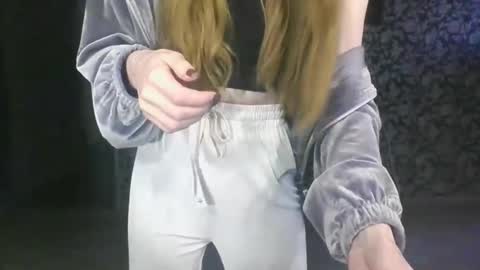 SofiButerfly online show from March 10, 2025, 3:01 am