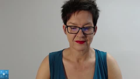 Sofie Velvet online show from September 14, 2025, 5:17 am