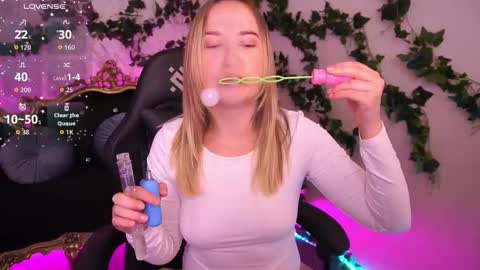 Sofie online show from October 16, 2025, 6:53 pm