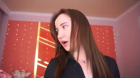 Sofie online show from February 15, 2026, 5:09 pm