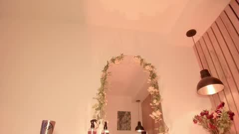 Sofie online show from September 15, 2025, 1:33 pm