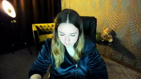 sofii_darling online show from April 19, 2026, 6:10 pm