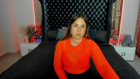sofii_darling online show from July 19, 2026, 4:33 pm